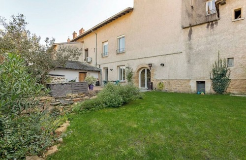 Saint-Cyr-au-Mont-d'Or House | Apartment with garden in charming property