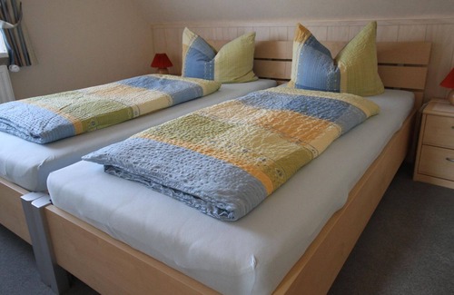 Moelln Apartment | Apartment/1 bedroom/bathroom/toilet (above) - Haus Dolfi