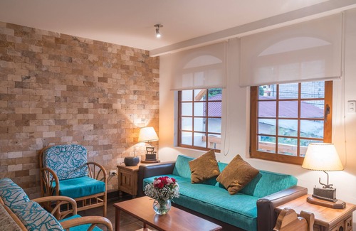 Banos de Agua Santa Hotel | Apartment 1 - 1st. Floor - Casa del Balcon