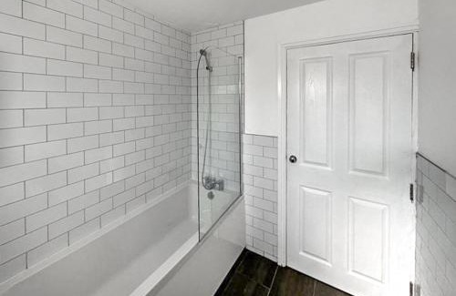 Huddersfield Apartment | Apartment 1 - Uk48904