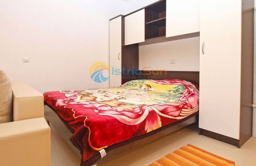 Municipality of Vrsar Apartment | Apartment 1299/12342 (Istria - Vrsar), 300m from the beach