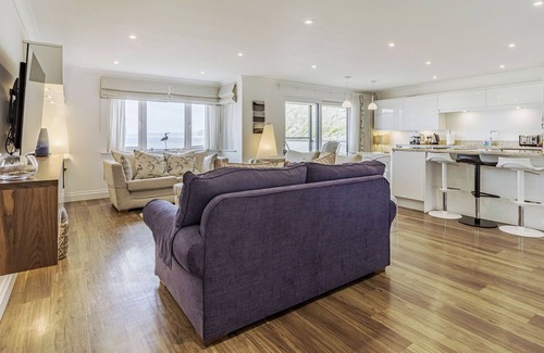 Bigbury-on-Sea Cottage | APARTMENT 18, BURGH ISLAND CAUSEWAY, with pool in Bigbury-On-Sea