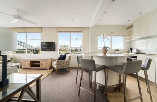 McMahons Point Apartment | Apartment ∙ 2 bedrooms ∙ 4 guests