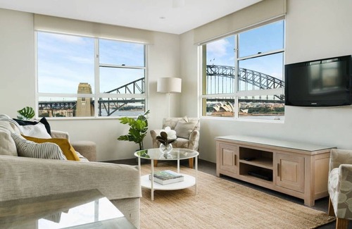 McMahons Point Apartment | Apartment ∙ 2 bedrooms ∙ 4 guests