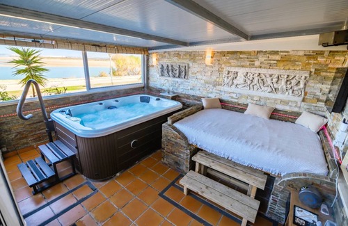 Barriada del Rio San Pedro Apartment | Apartment ∙ 2 bedrooms ∙ 4 guests