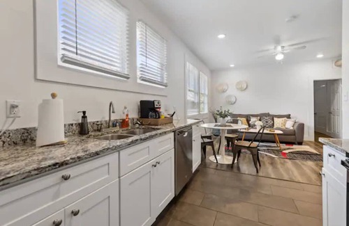 Tobin Hill Apartment | Apartment ∙ 2 bedrooms ∙ 8 guests