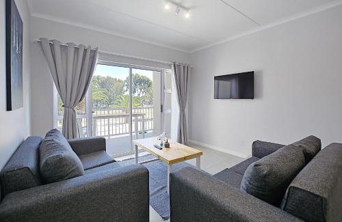 Bloubergstrand Apartment | Apartment 2-bedroom #10 Leetch Views