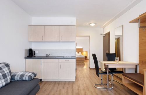 Uehlingen-Birkendorf Apartment | Apartment '2-zimmer- Nr 7' with Balcony and Wi-Fi