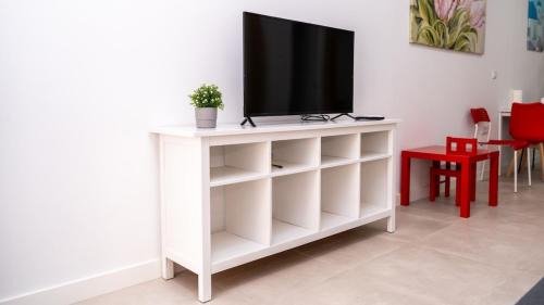 Ciudad Lineal Apartment | Apartment 2 Private complex Parking 7 people