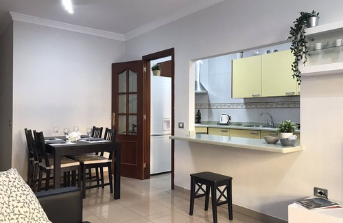 Arona Apartment | Apartment 2 Steps from the Sea with Air Conditioning, Relaxing Terrace and Pool
