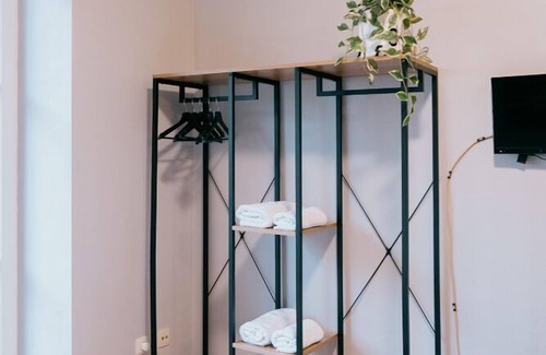 Groedig Apartment | Apartment 2 with small terrace and in view of Untersberg