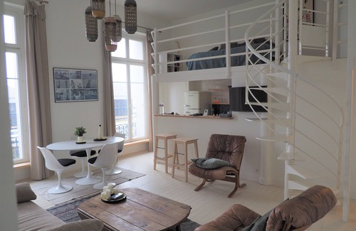 Ille-et-Vilaine Apartment | Apartment 20m from the main beach and 200m from Intra muros