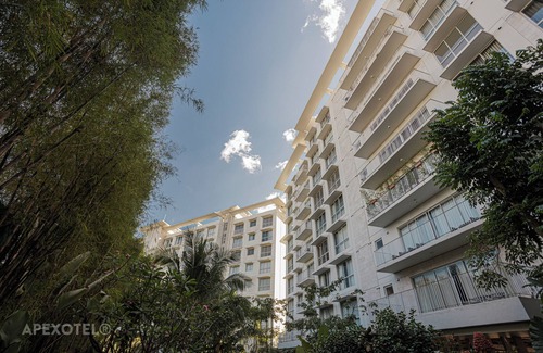 Lahug Condo | Apartment 3-Bedroom Luxury with Balcony & Arrival Transfer 32 Sanson by Rockwell