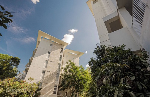Lahug Condo | Apartment 3-Bedroom Luxury with Balcony & Arrival Transfer 32 Sanson by Rockwell