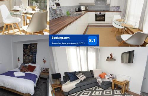 Offerton Apartment | Apartment 3 Broadhurst Court sleeps 4 minutes from town centre & train