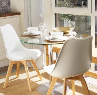 Offerton Apartment | Apartment 3 Broadhurst Court sleeps 4 minutes from town centre & train