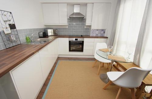 Offerton Apartment | Apartment 3 Broadhurst Court sleeps 4 minutes from town centre & train
