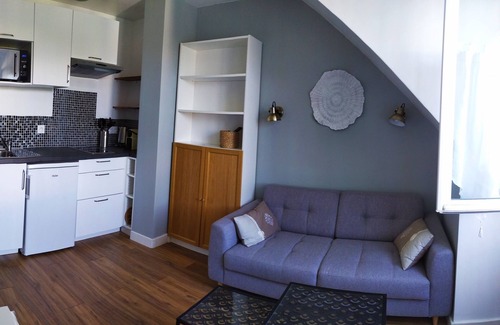 Plonevez-Porzay Apartment | Apartment #3 in hotel 150m from beach and GR34