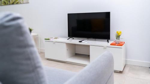 Ciudad Lineal Apartment | Apartment 3 Private complex Parking 6 people