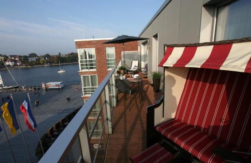 Eckernfoerde Apartment | Apartment 38 "Skippers Topp", Apartmenthaus Hafenspitze,Blickrichtung InnenstadtBinnenhafen