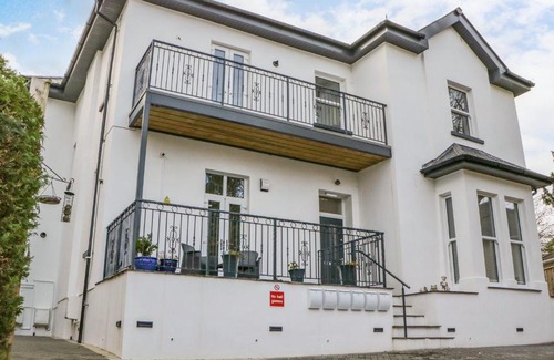 Roundham Apartment | Apartment 4 10 Somers Court