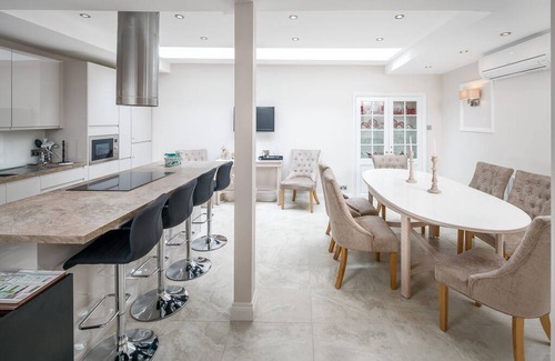 Pembridge Apartment | Apartment ∙ 4 bedrooms ∙ 8 guests