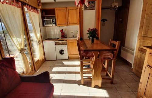 Mont-de-Lans Ski Chalet | Apartment 4 people at the foot of the slopes with terrace and garden