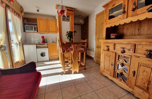 Mont-de-Lans Ski Chalet | Apartment 4 people at the foot of the slopes with terrace and garden