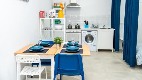 Ciudad Lineal Apartment | Apartment 4 Private complex Parking 6 people