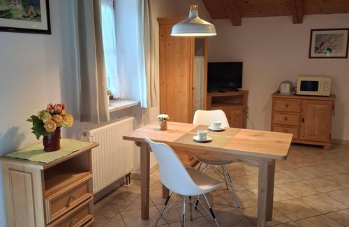 Frasdorf Apartment | Apartment 42 sqm, balcony, living/bedroom with double bed, TV, W-Lan