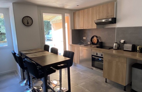 Cros-de-Cagnes Apartment | Apartment 5 min walk from the seaside 58m2 Parking space with pergola
