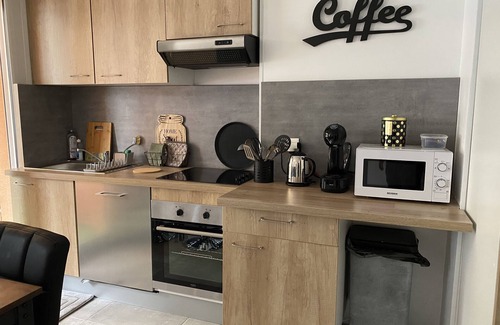Cros-de-Cagnes Apartment | Apartment 5 min walk from the seaside 58m2 Parking space with pergola