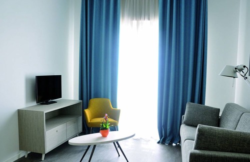 Jonzac Apartment | Apartment ∙ 6 guests