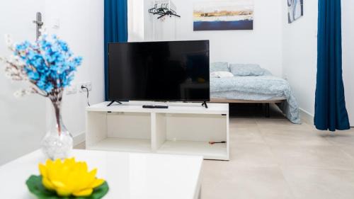 Ciudad Lineal Apartment | Apartment 6 Private complex Parking 4 people