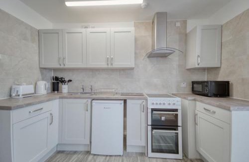 Paignton House | Apartment 7 - 1 bedroom Sea front location - Step free access from rear - Free Parking