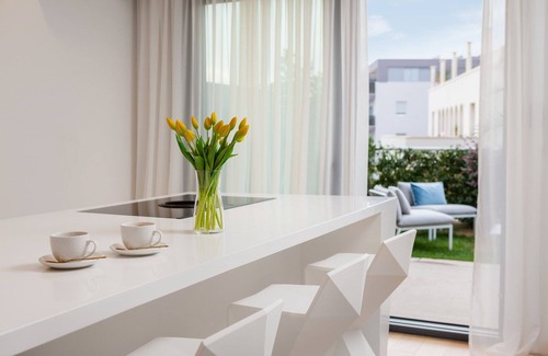Znjan Apartment | Apartment À la Mode with Private Pool