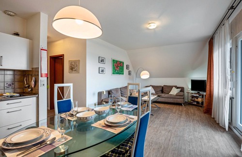 Stinteck Apartment | Apartment 'Abendsonne' with Shared Garden, Balcony and Wi-Fi