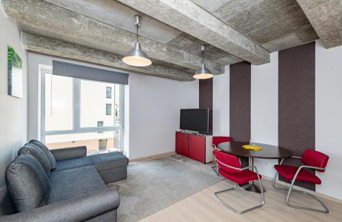 Liberty Avenue Apartment | Apartment Accent by Polo Apartments