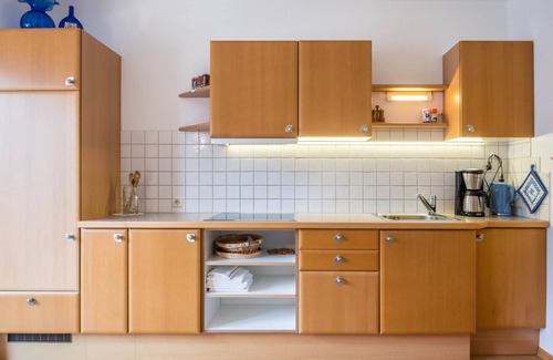 Ultimo Apartment | Apartment 'Adlerhorst Blaumeise' with Balcony, Shared Garden and Wi-Fi