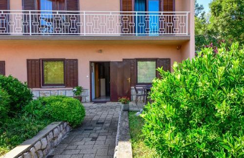 Sibinj Krmpotski Apartment | Apartment Adriana-1 by Interhome