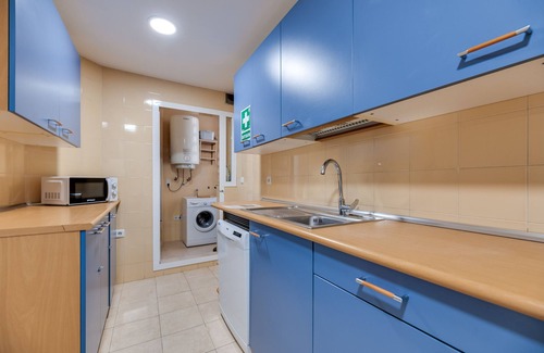 San Pedro de Alcantara Apartment | Apartment 'Aguamarina Gamonal' with Mountain View, Wi-Fi and Air Conditioning