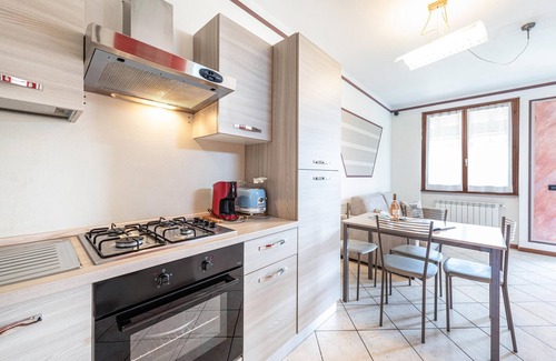 Crociale Apartment | Apartment "Al Tulipano" with Pool, Wi-Fi & Terrace