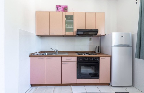 Dubrava Apartment | Apartment Alenka 1 - Beachfront accommodation