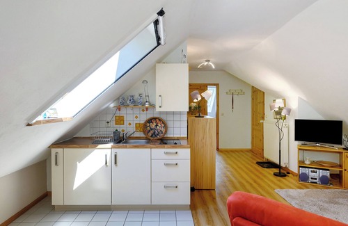 Muritz Apartment | Apartment 'Am Fischadlerhorst' with Shared Terrace, Shared Garden and Wi-Fi