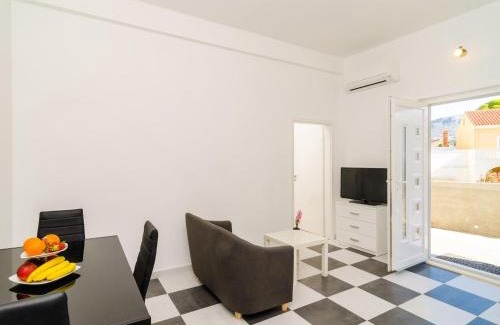 Zupa dubrovacka Apartment | Apartment Amabilis - One Bedroom Apartment with Terrace and City View