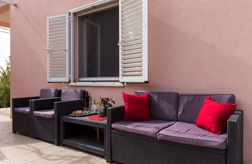 Banici Apartment | Apartment Ani - Two Bedroom Apartment with Terrace and Garden View