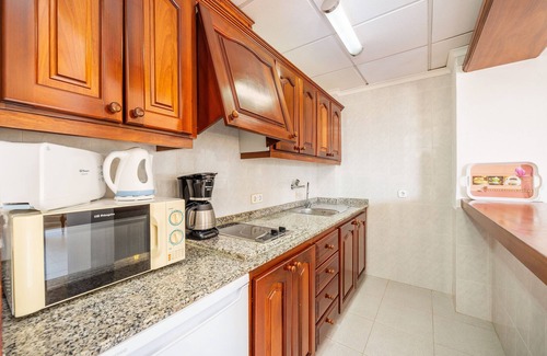 Cala Figuera Apartment | Apartment 'Apto Villa Sirena Vista Piscina' with Shared Pool, Wi-Fi and Air Conditioning