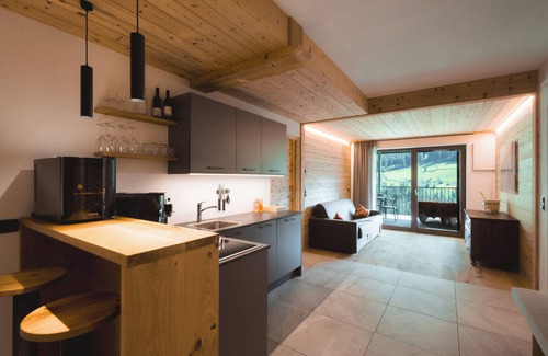 Campo Tures Apartment | Apartment "Archehof Hochzirm - Greti" with Mountain View, Sauna & Terrace