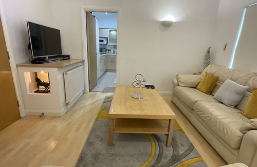 Crewe Apartment | Apartment at Earle House Serviced Apartments