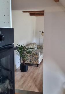 Vejby Apartment | Apartment at Havegaard, beautiful old farm surrounded by beautiful nature close to the coast